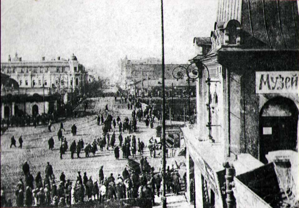 Вид на будівлю харківського міського художньо-промислового музею на Пролетарській площі