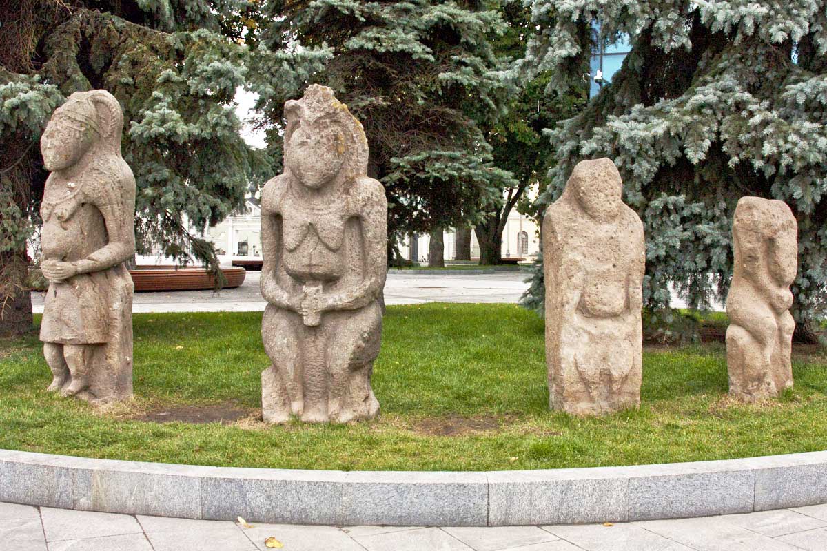 Балбали - половецькі кам'яні статуї
